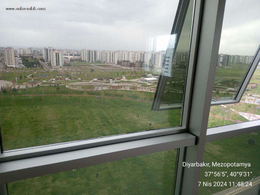 Satılık 4+1 210m2 Daire Diyarbakır 75 Yol Üzeri