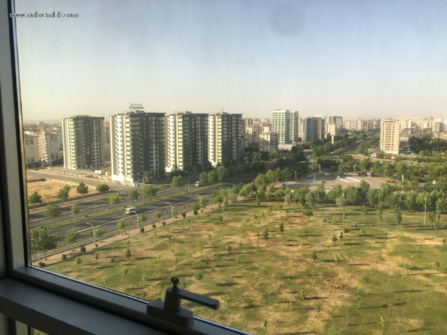 Satılık 4+1 210m2 Daire Diyarbakır 75 Yol Üzeri