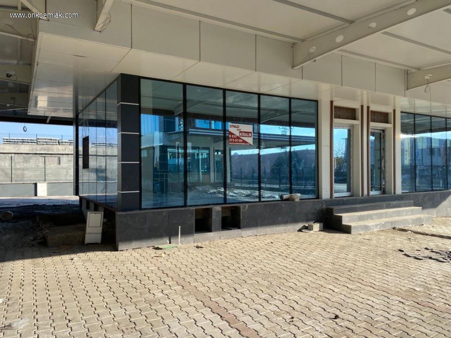 Diyarbakır Urfa Yolu Oto Ticaret merkezinde Kiralık Dükkan