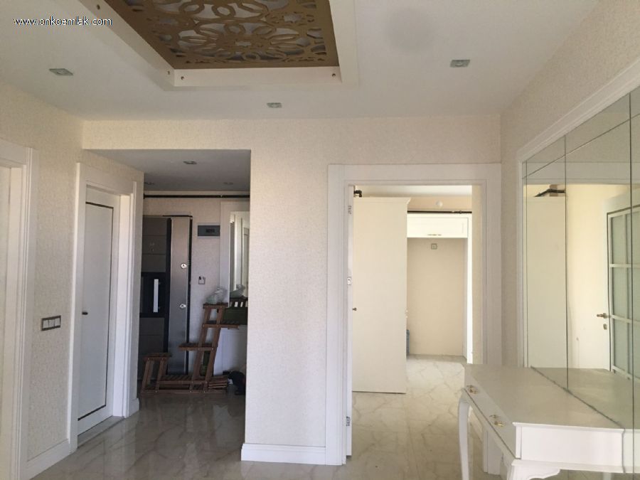 Satılık 4+1 210m2 Daire Diyarbakır 75 Yol Üzeri