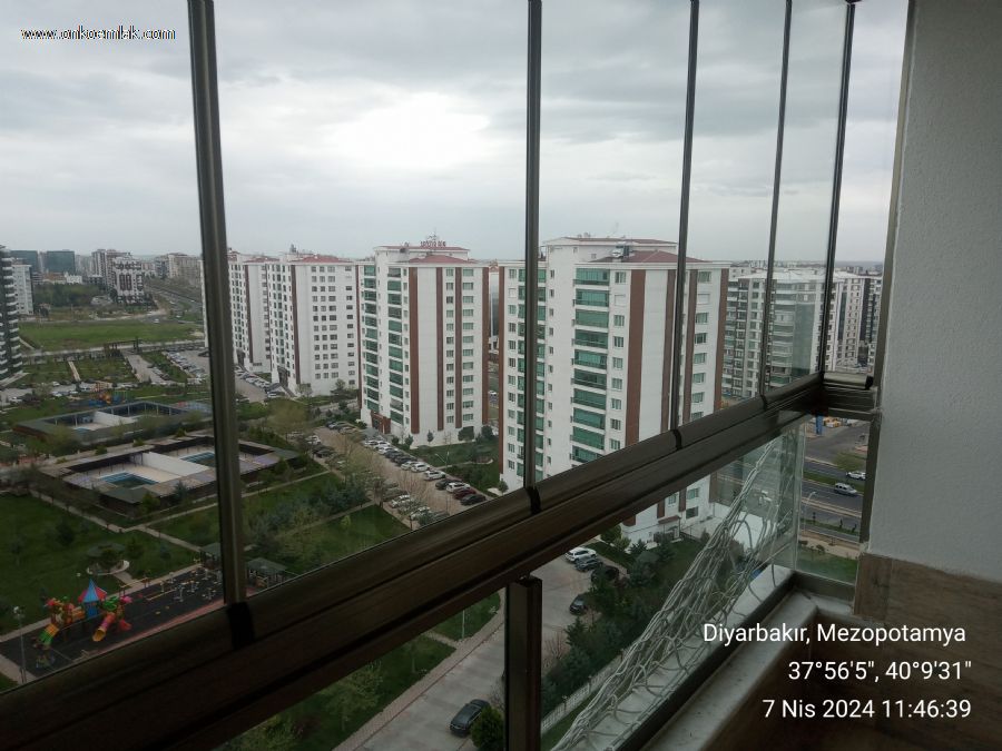 Satılık 4+1 210m2 Daire Diyarbakır 75 Yol Üzeri